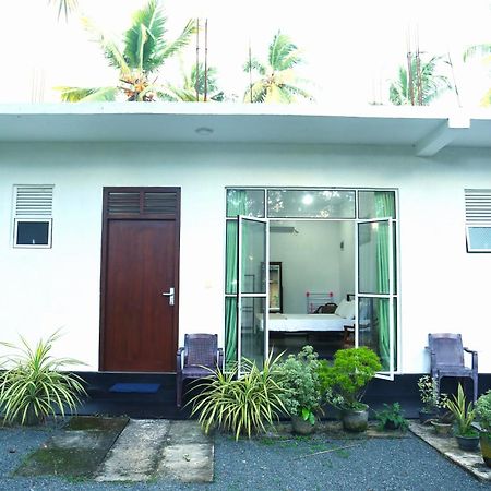 Sandy Palms Guesthouse Hikkaduwa Exterior foto