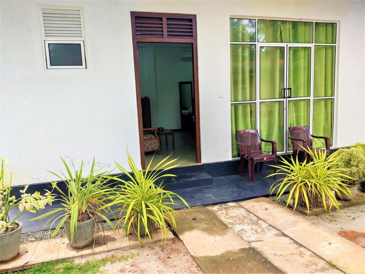 Sandy Palms Guesthouse Hikkaduwa Exterior foto