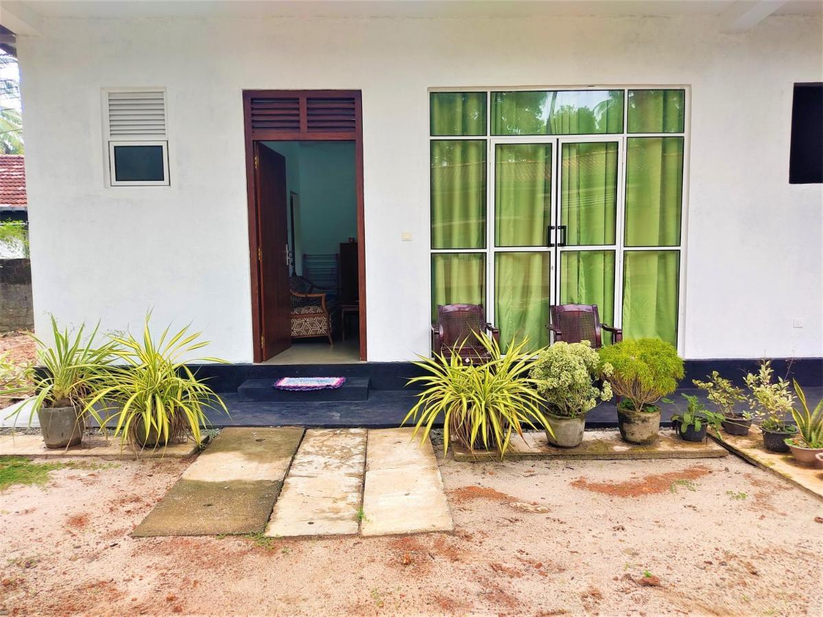 Sandy Palms Guesthouse Hikkaduwa Exterior foto