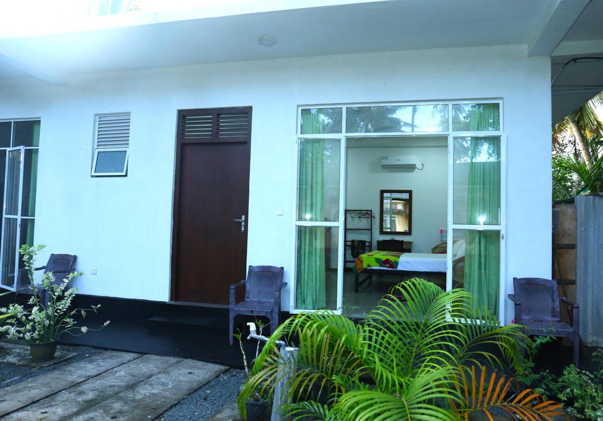 Sandy Palms Guesthouse Hikkaduwa Exterior foto