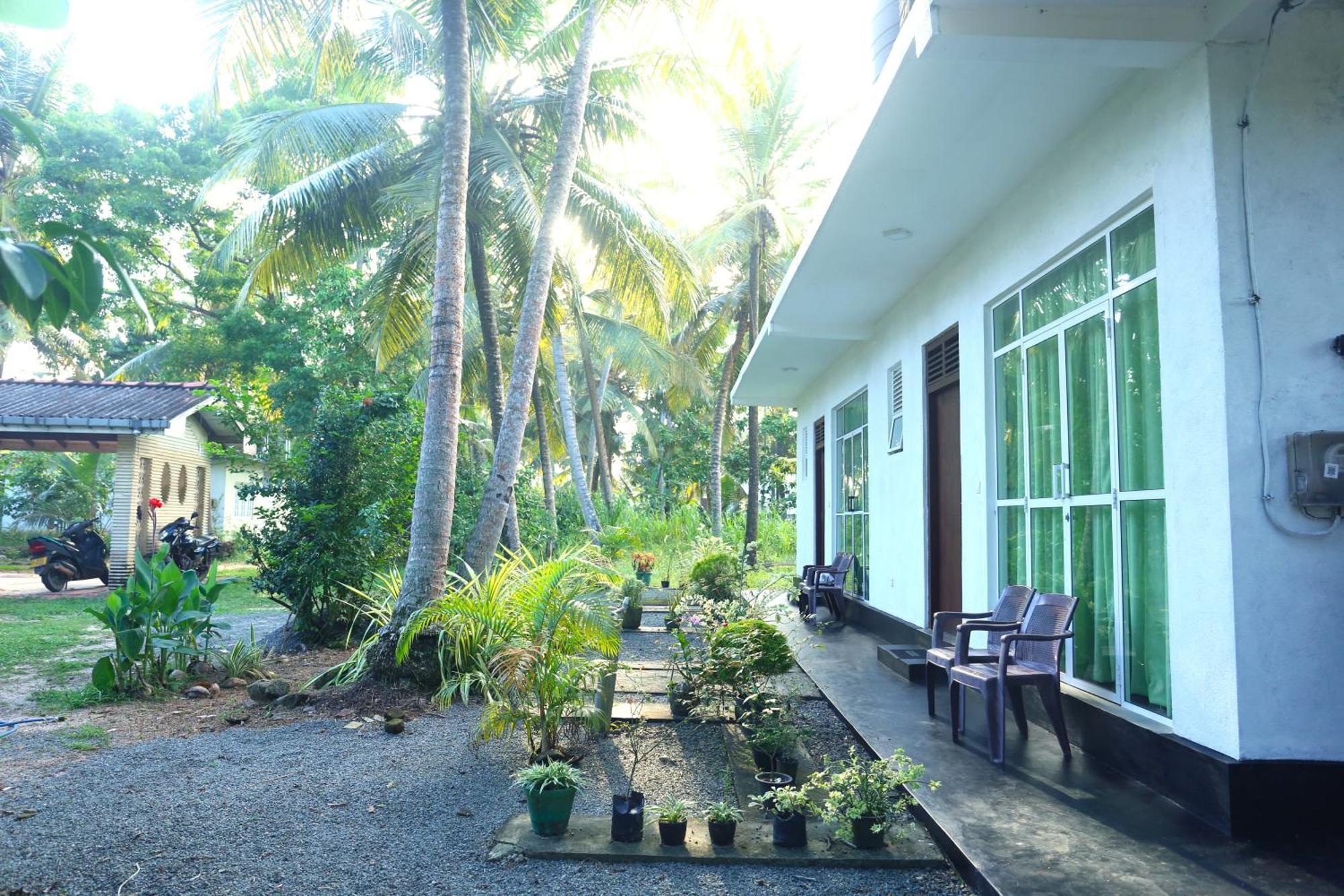 Sandy Palms Guesthouse Hikkaduwa Exterior foto